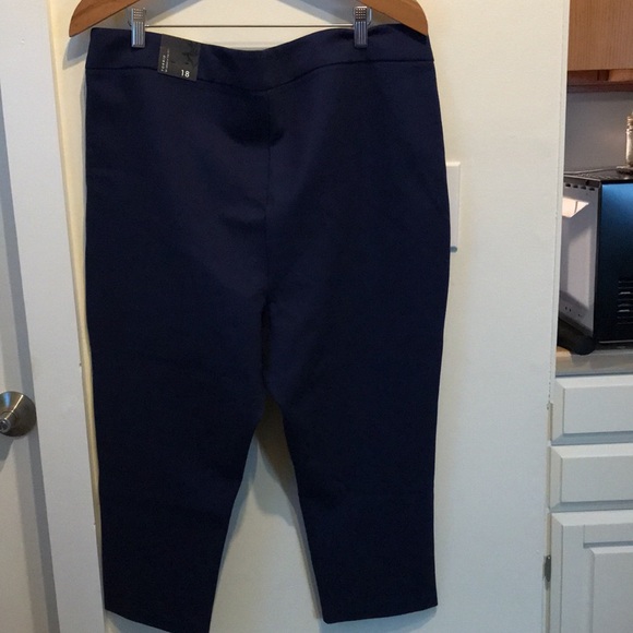 Torrid size 18 crop pants. - Picture 6 of 8